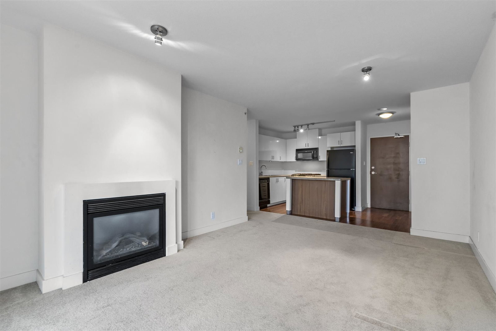 Listing Image 17