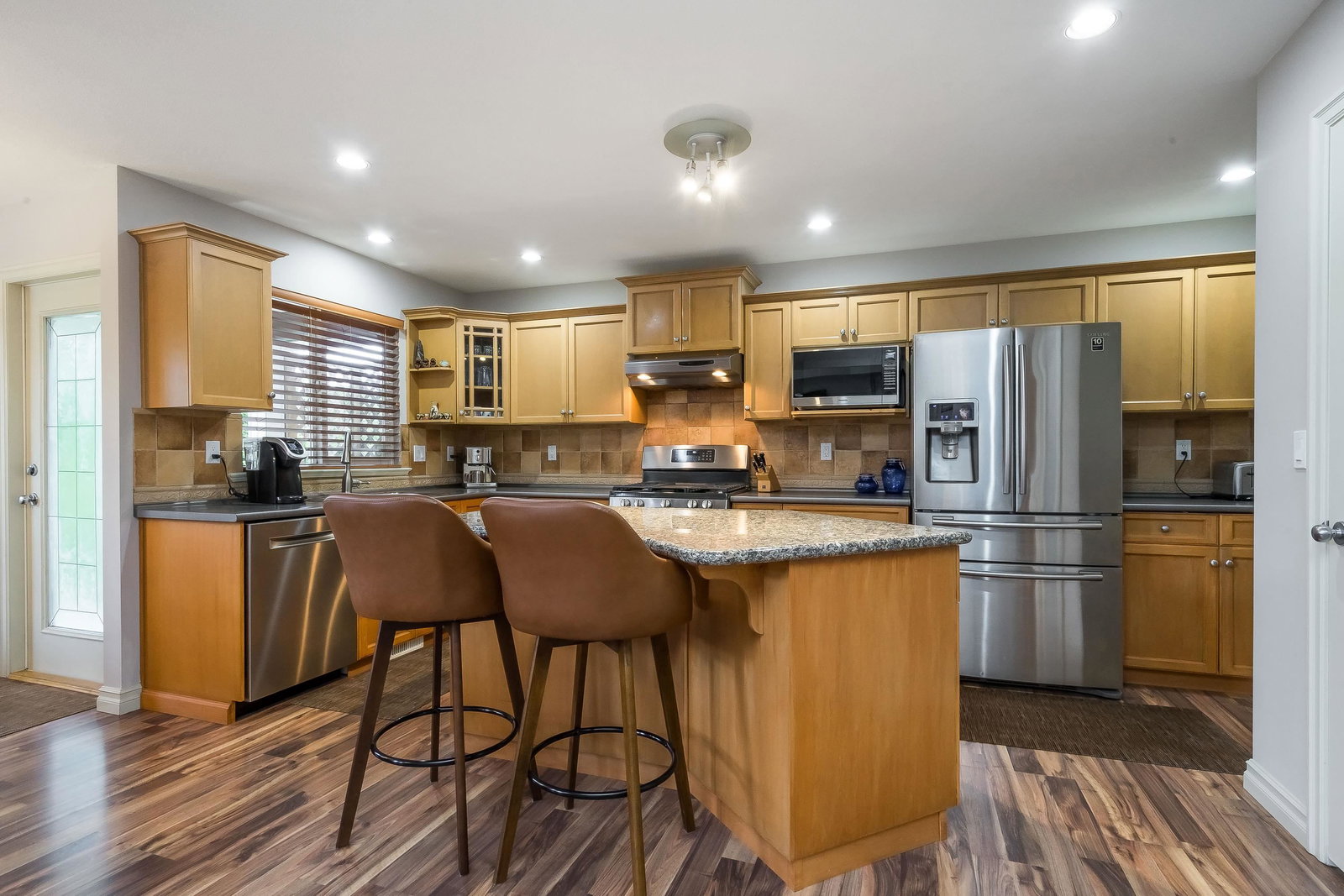 Listing Image 12