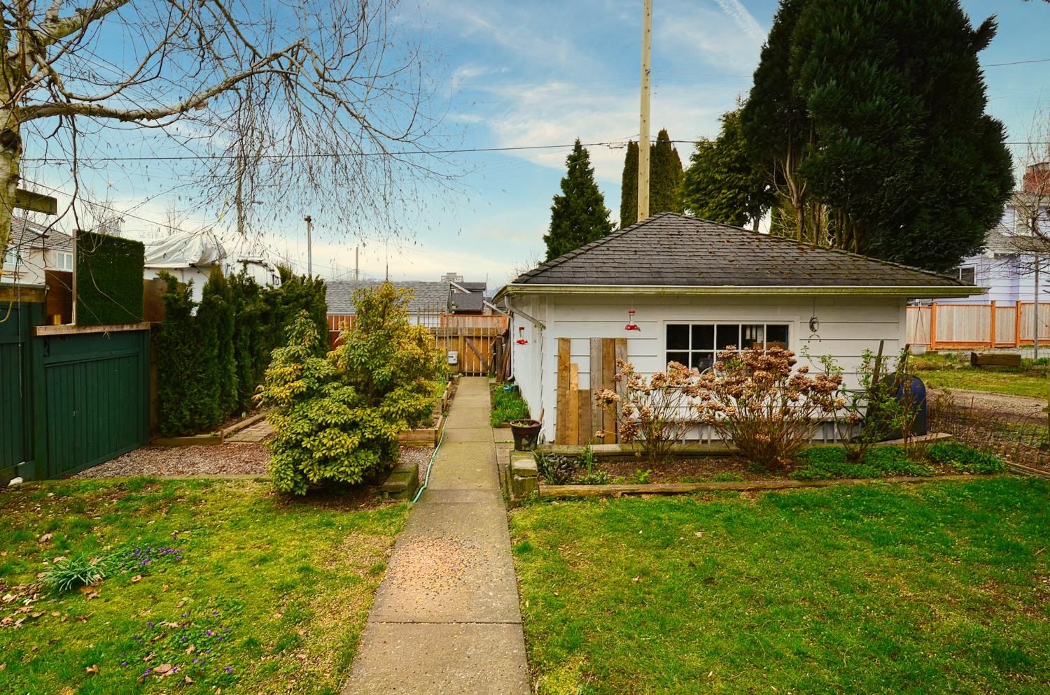 Listing Image 19