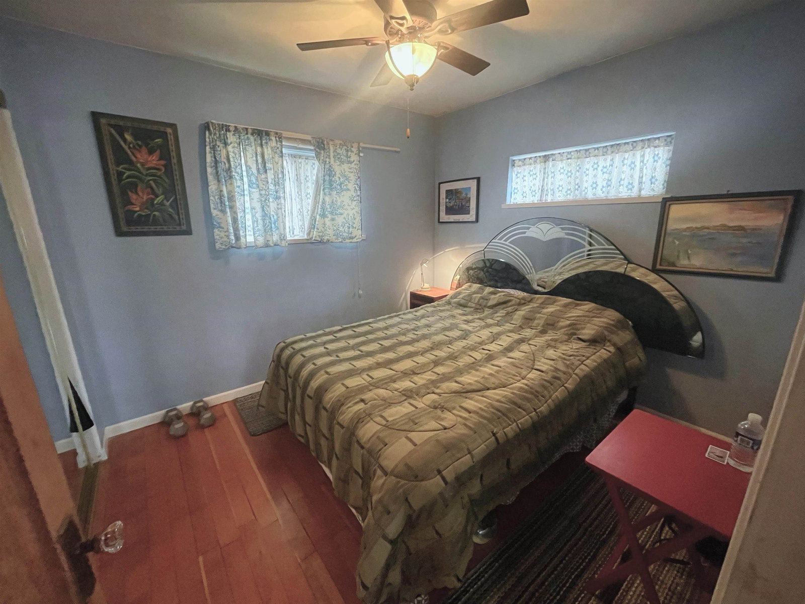 Listing Image 11