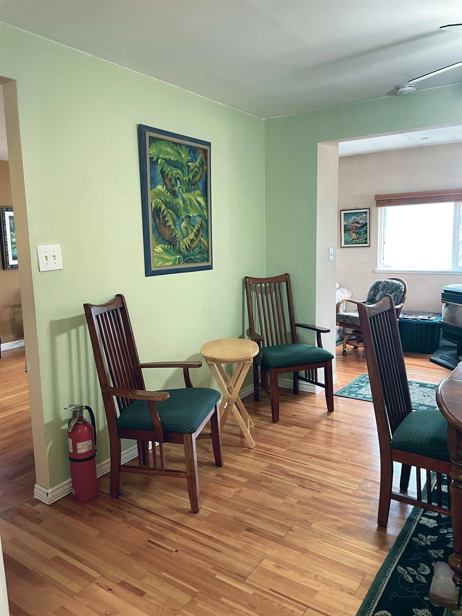 Listing Image 8