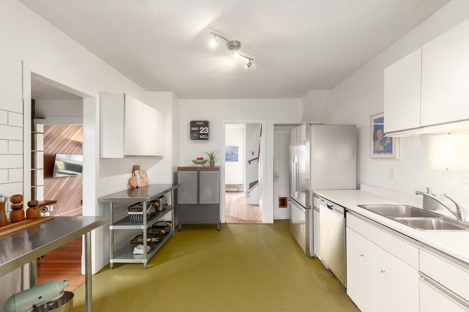 Listing Image 11