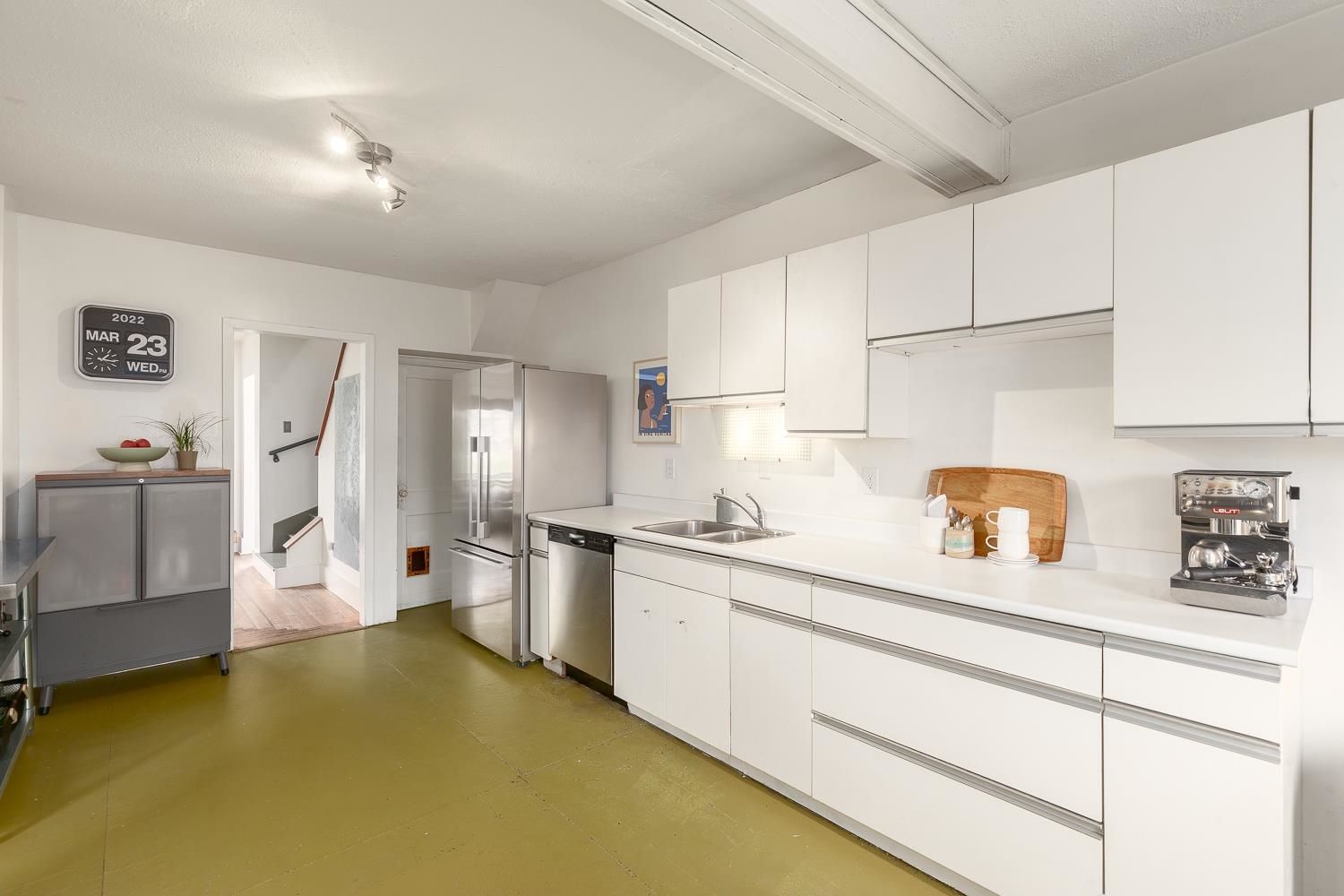 Listing Image 12