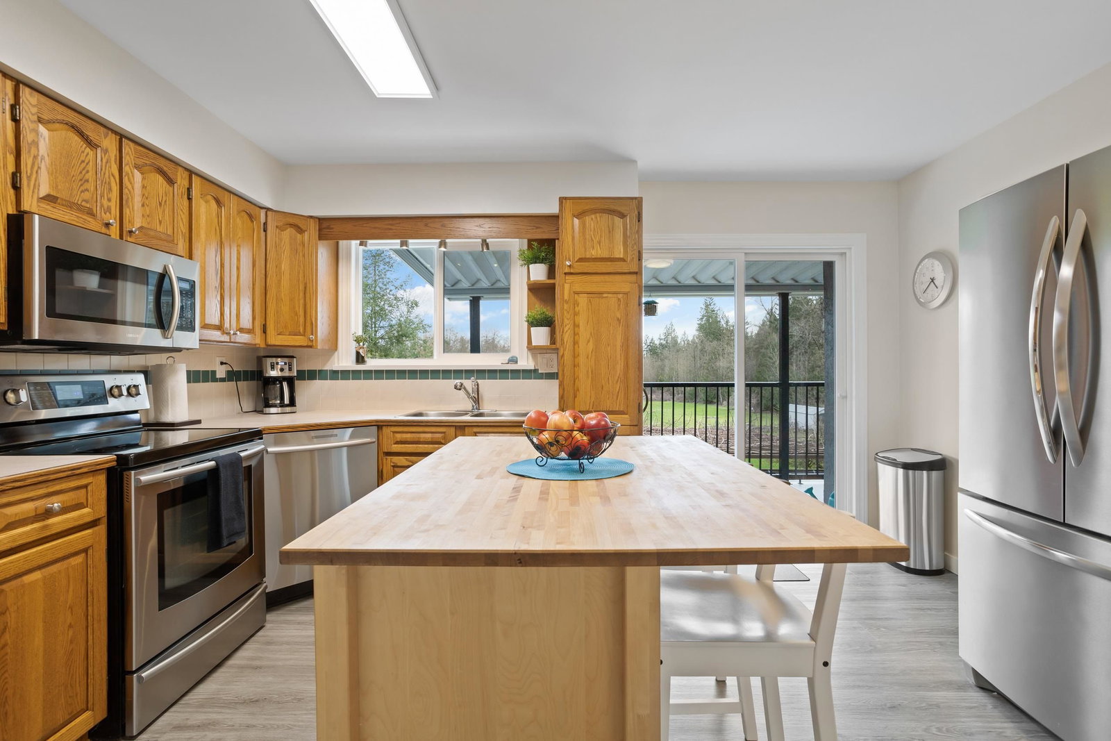 Listing Image 10