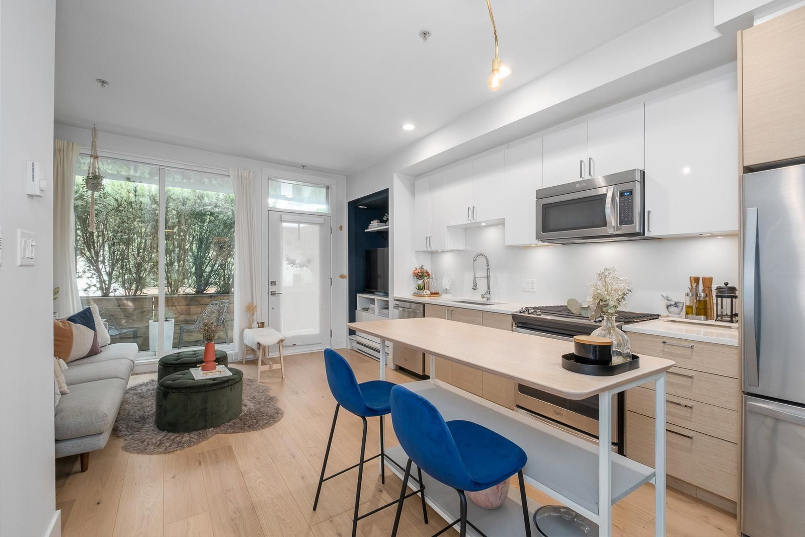 Listing Image 1
