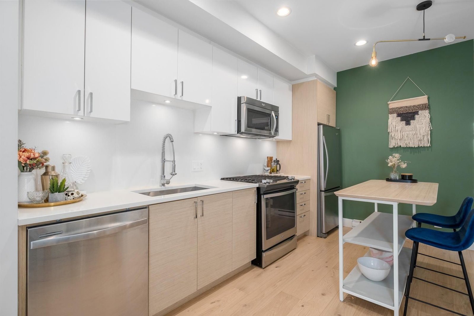Listing Image 9