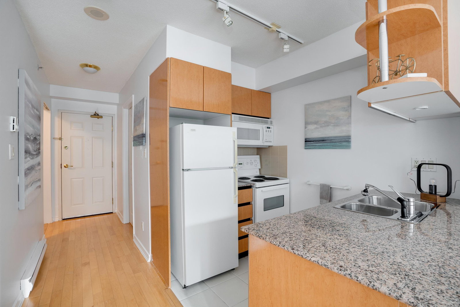 Listing Image 16