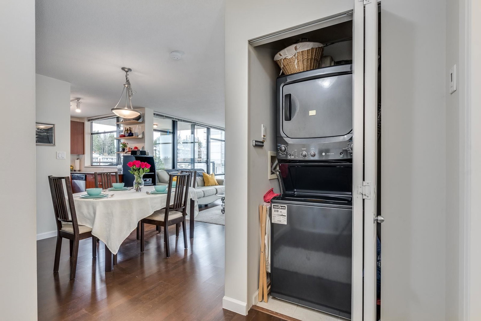 Listing Image 12