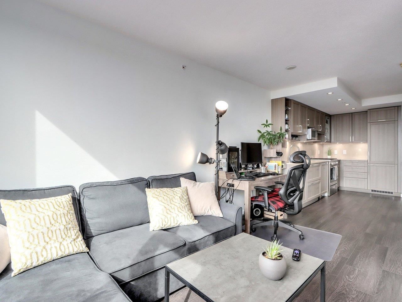 Listing Image 12