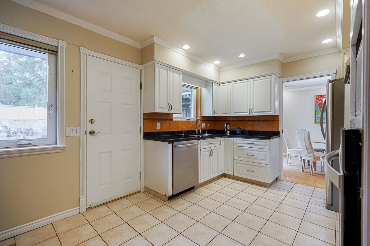 Listing Image 16