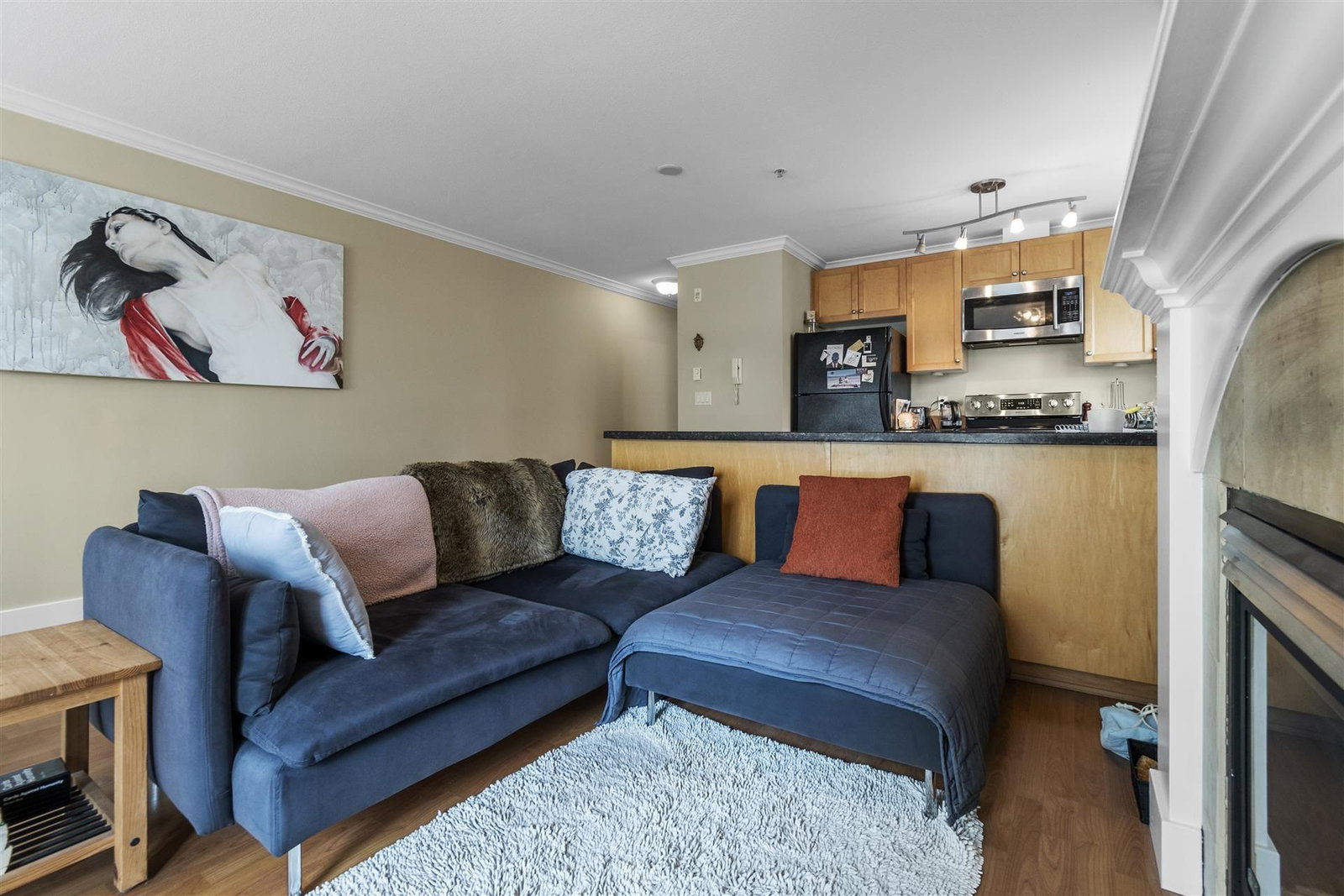 Listing Image 9