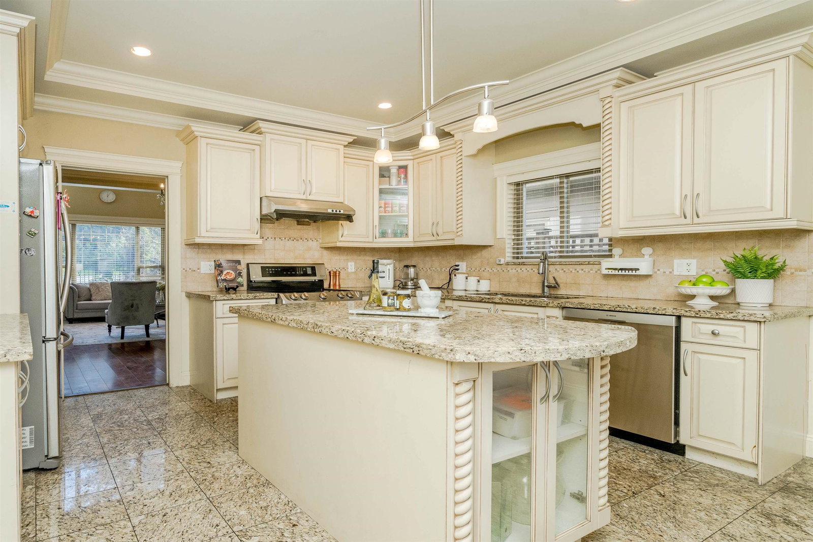 Listing Image 10