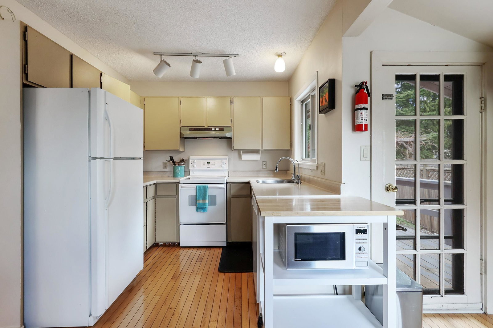 Listing Image 12