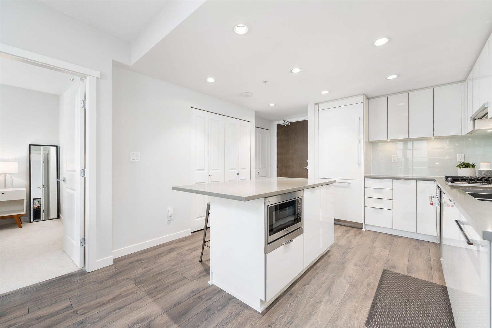 Listing Image 15