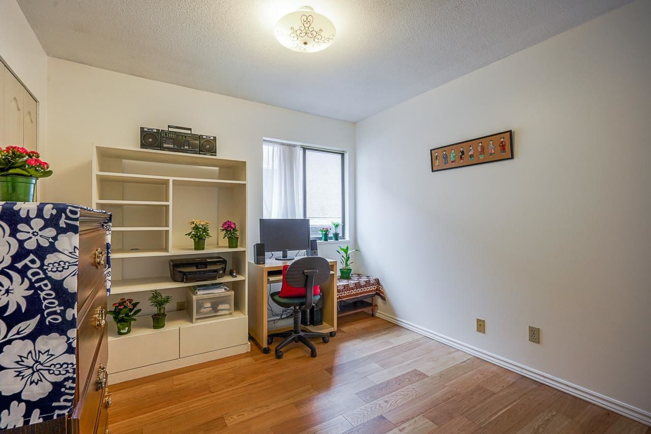 Listing Image 14