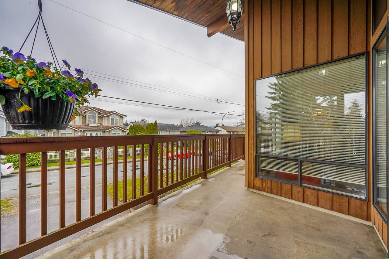 Listing Image 6