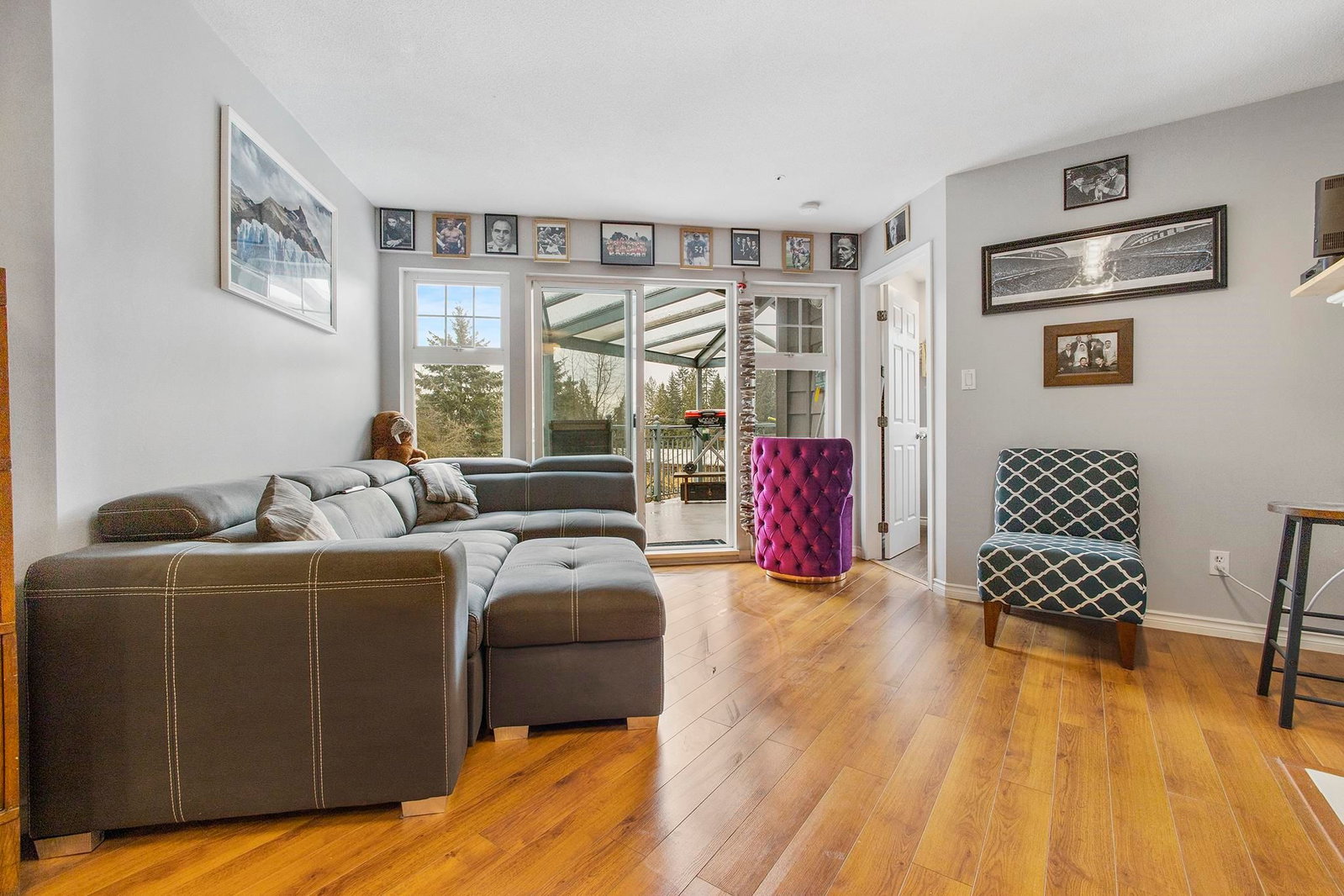 Listing Image 10