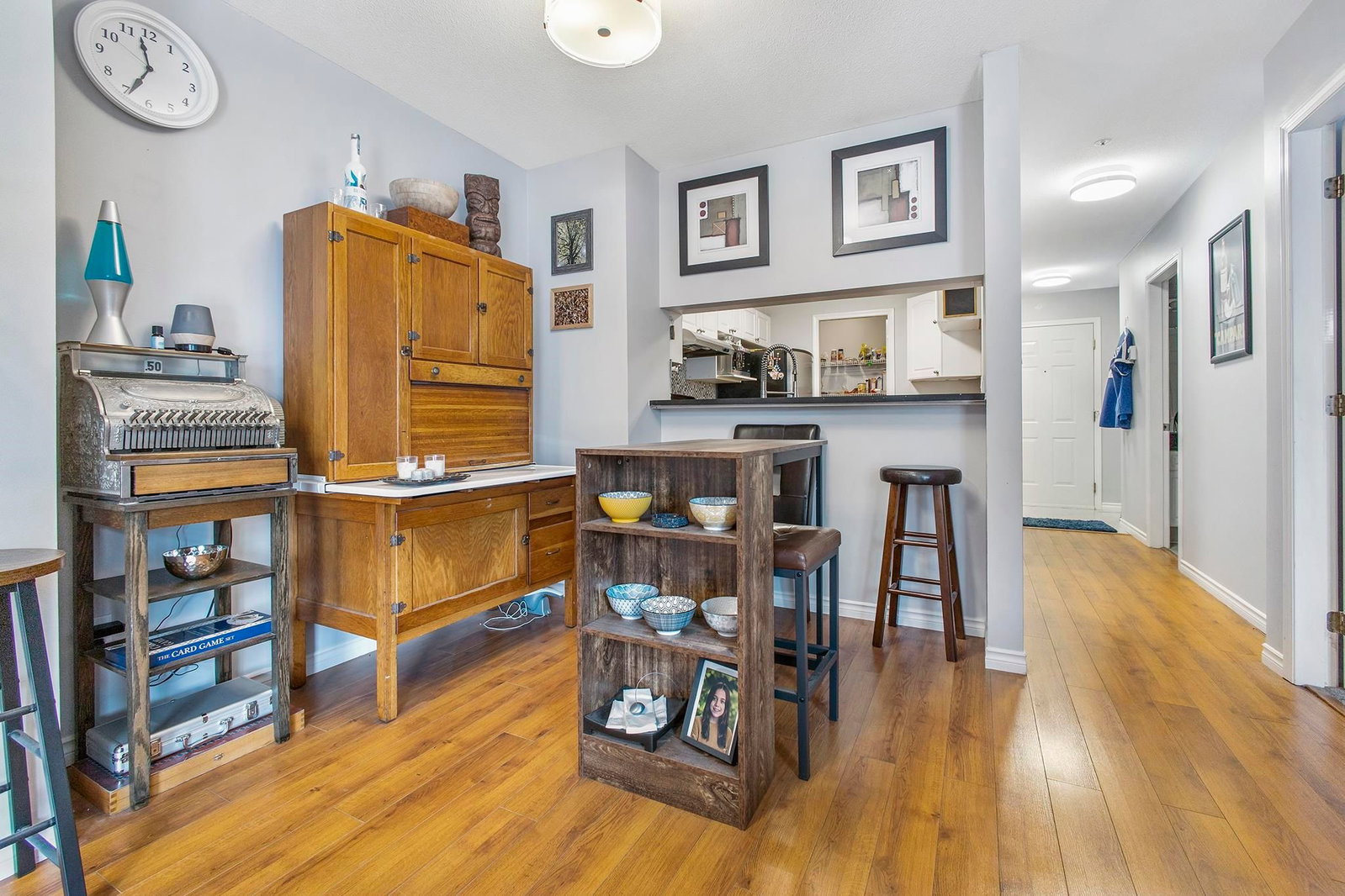Listing Image 11