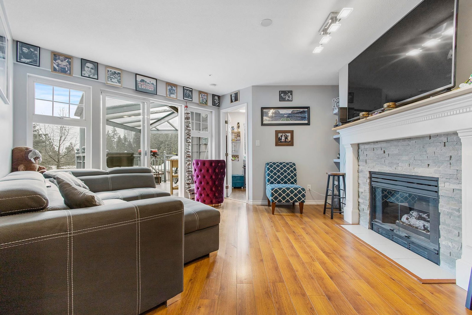 Listing Image 9
