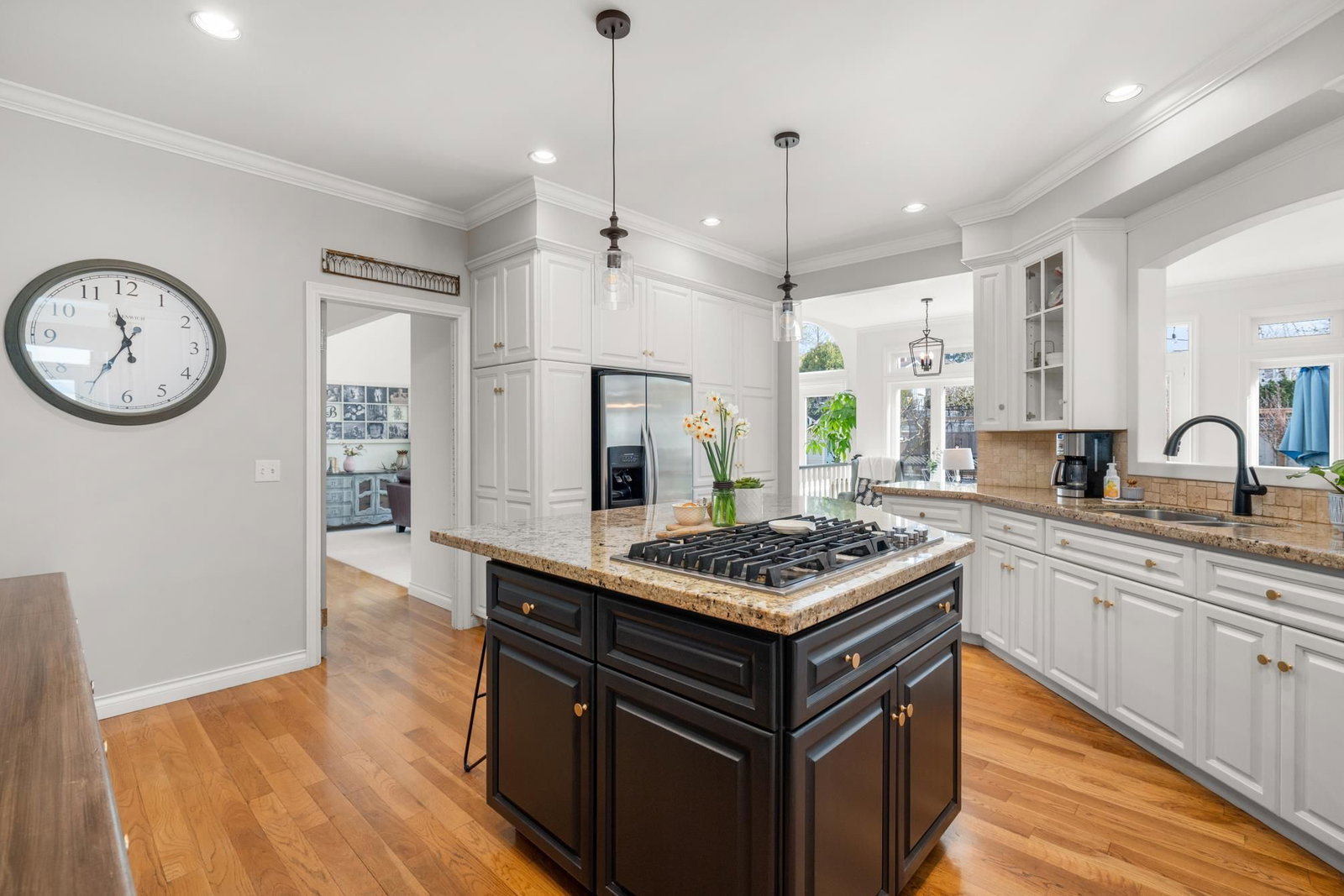 Listing Image 10