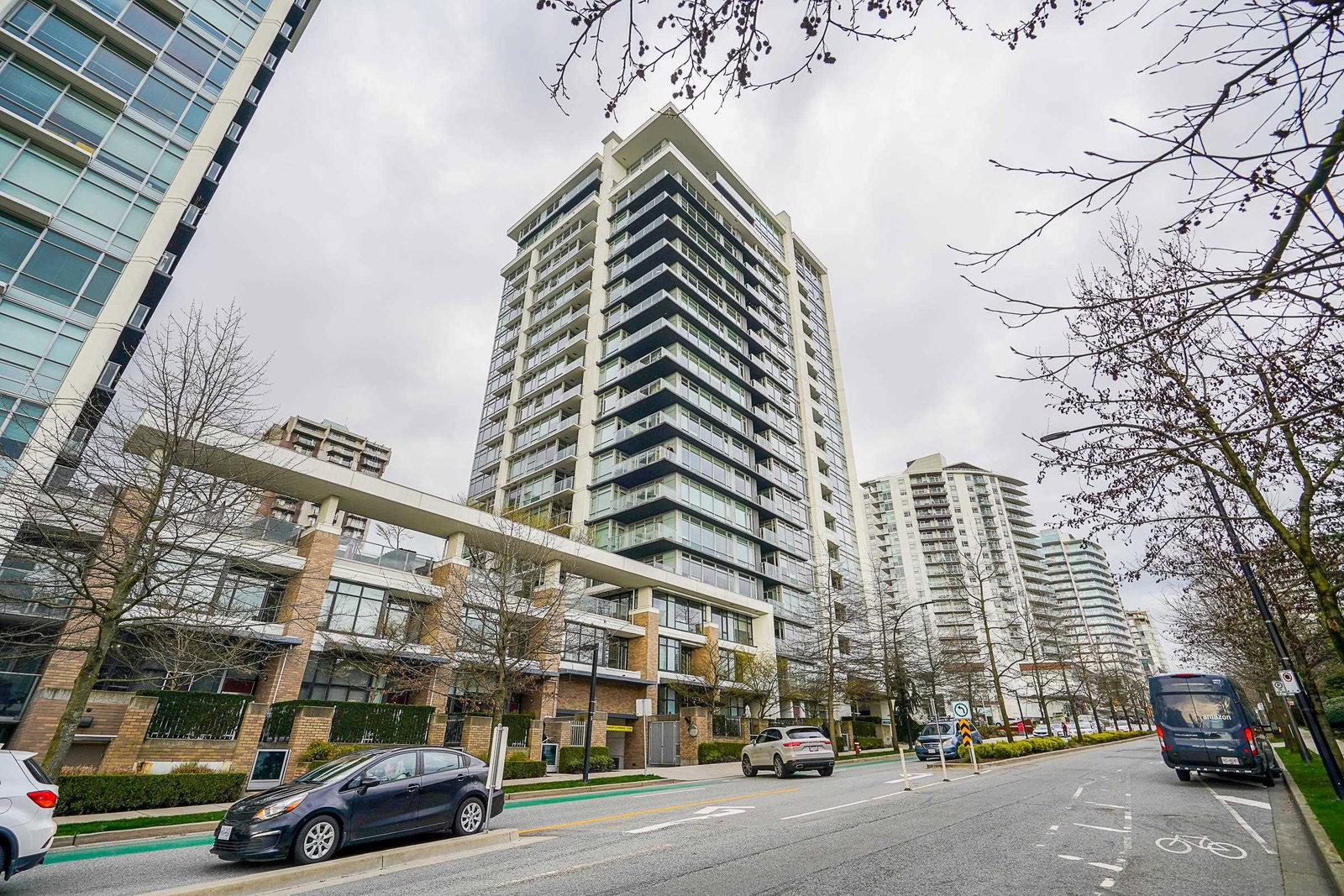 Listing Image 11