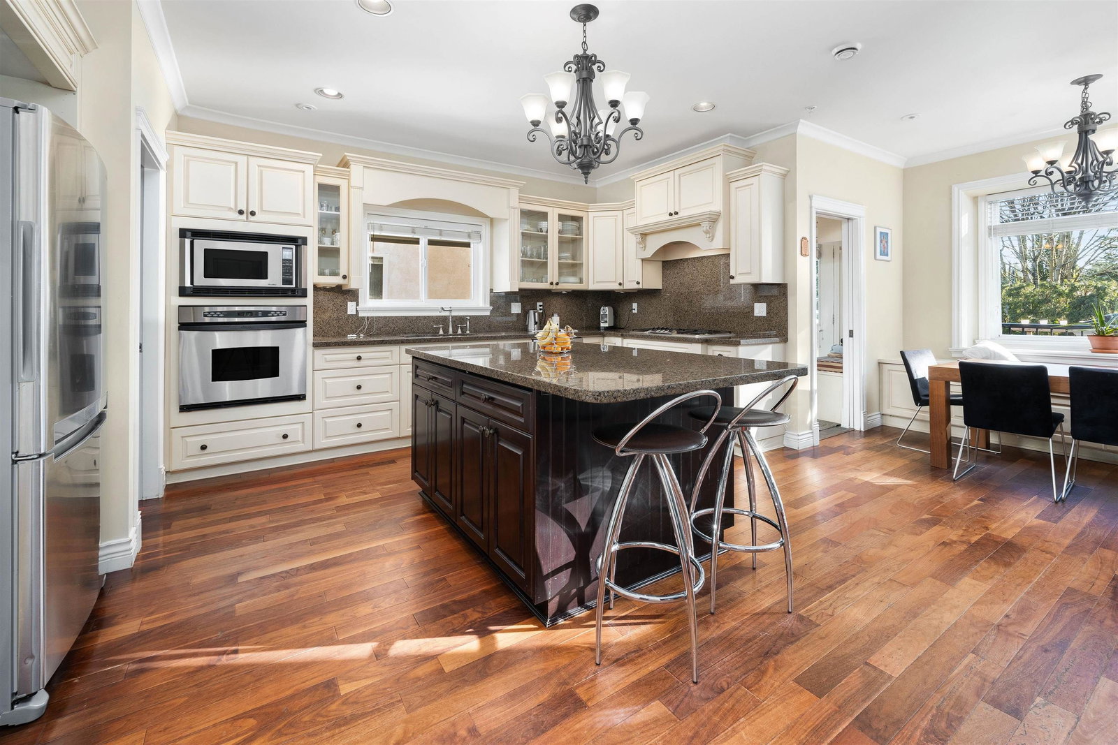 Listing Image 10