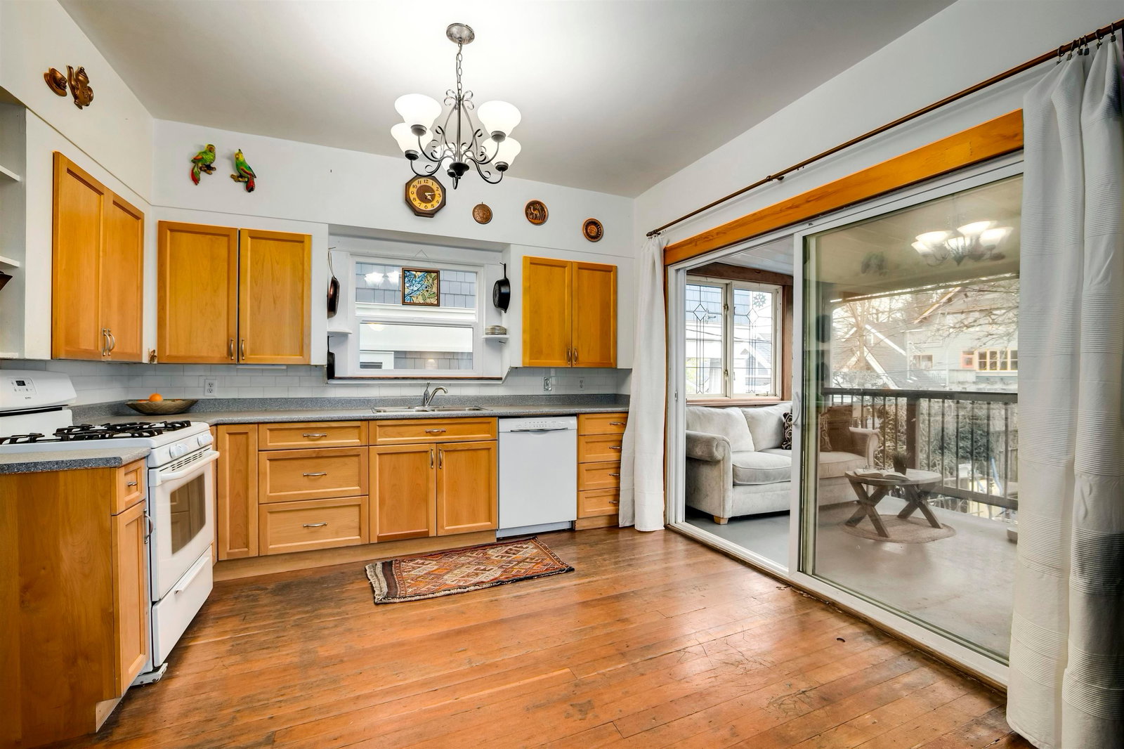 Listing Image 14