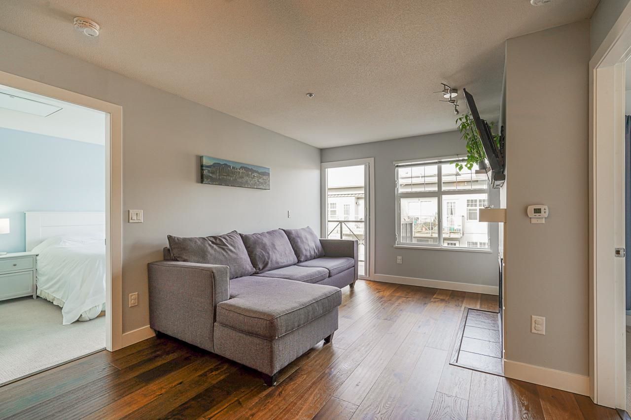 Listing Image 8