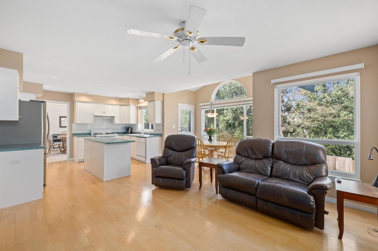 Listing Image 14