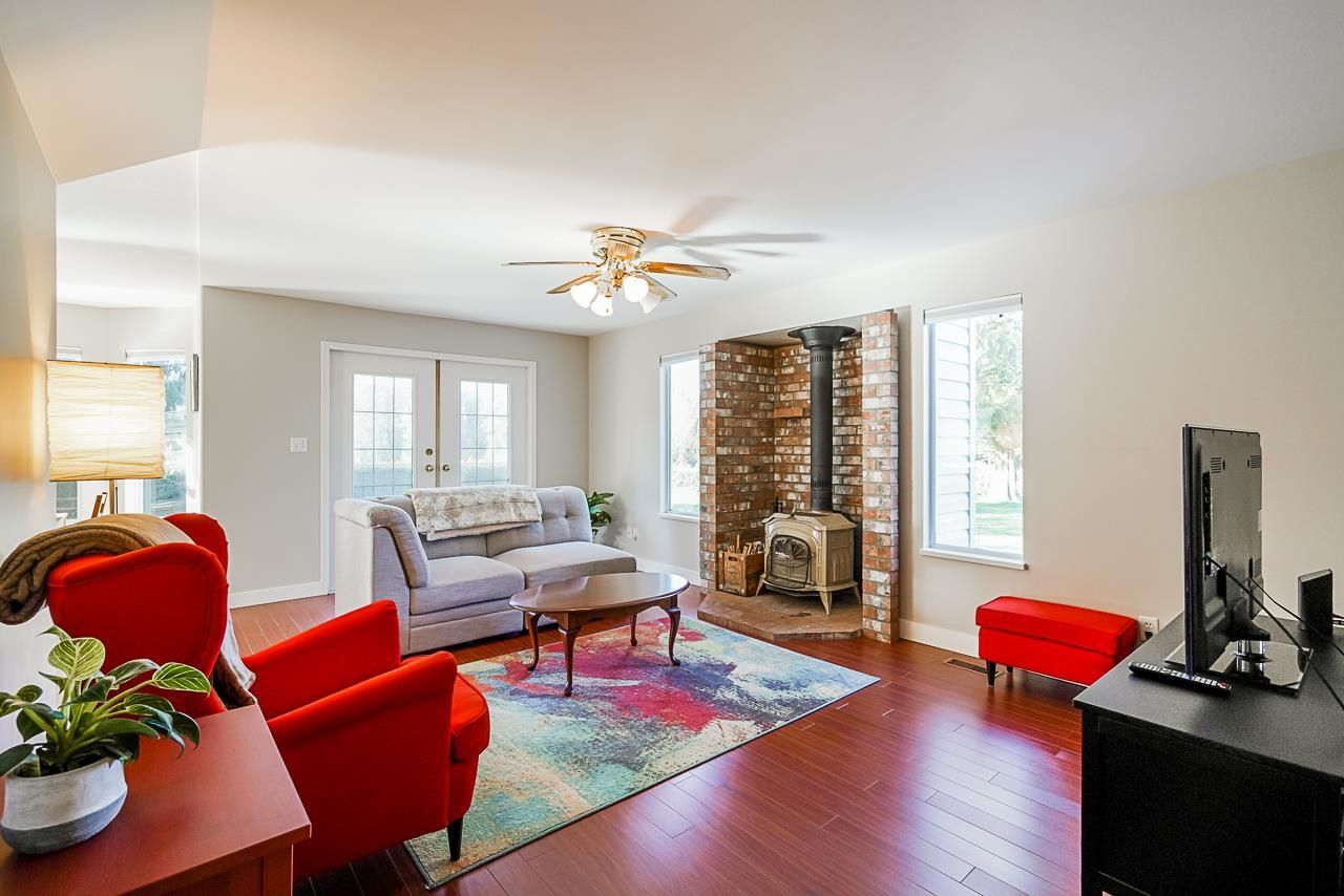 Listing Image 10