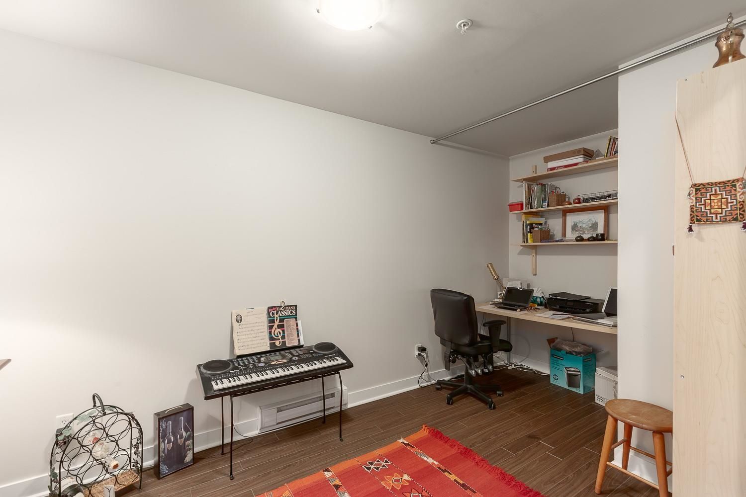 Listing Image 6