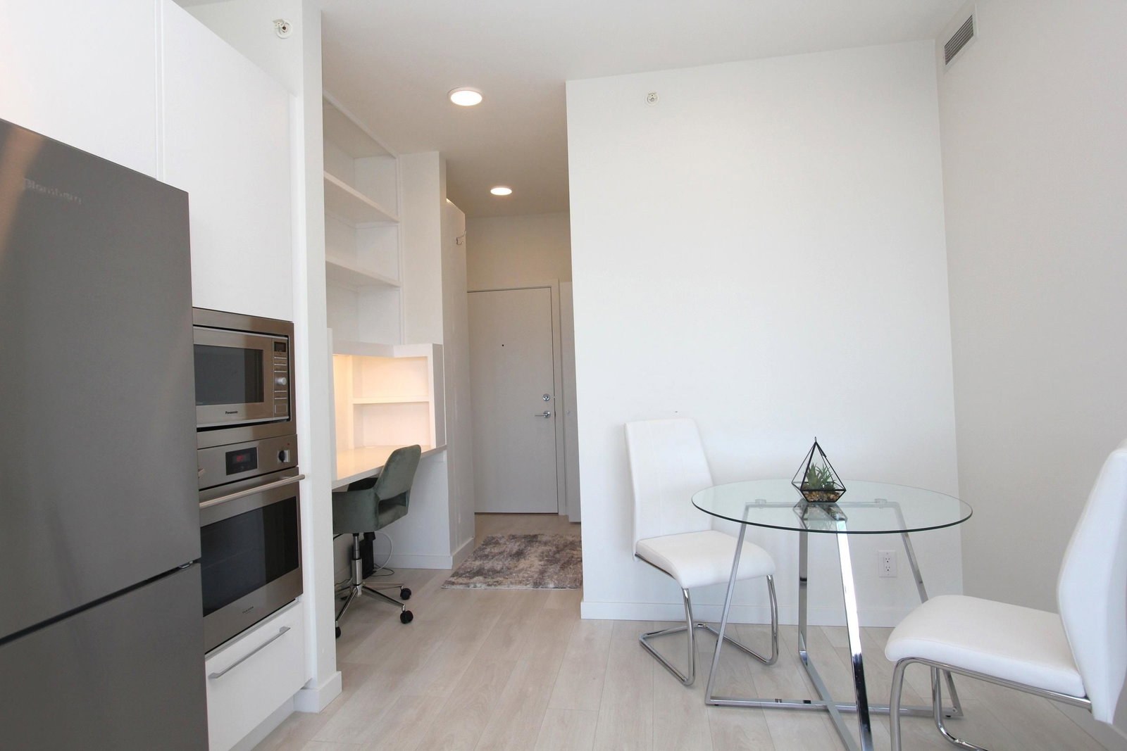 Listing Image 12