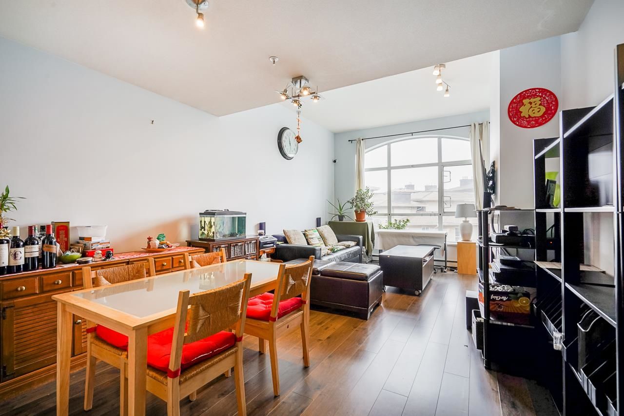 Listing Image 11