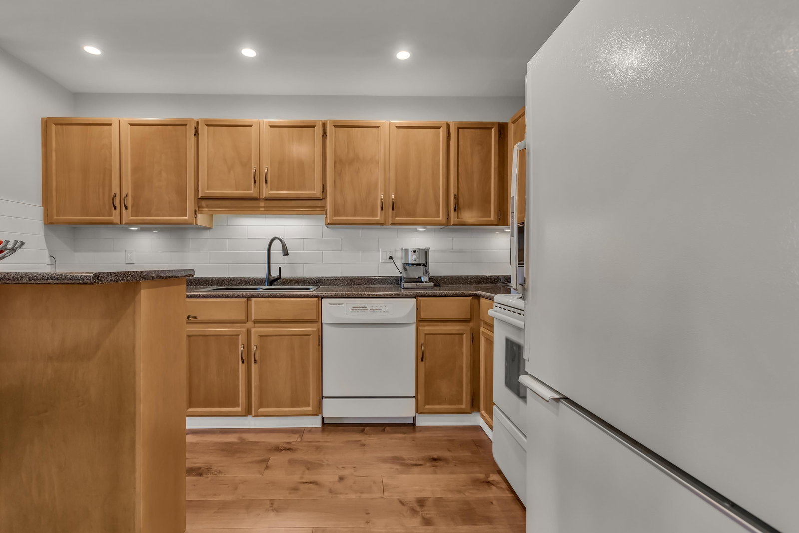 Listing Image 18