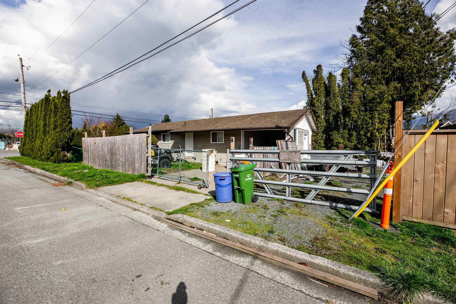 Listing Image 4