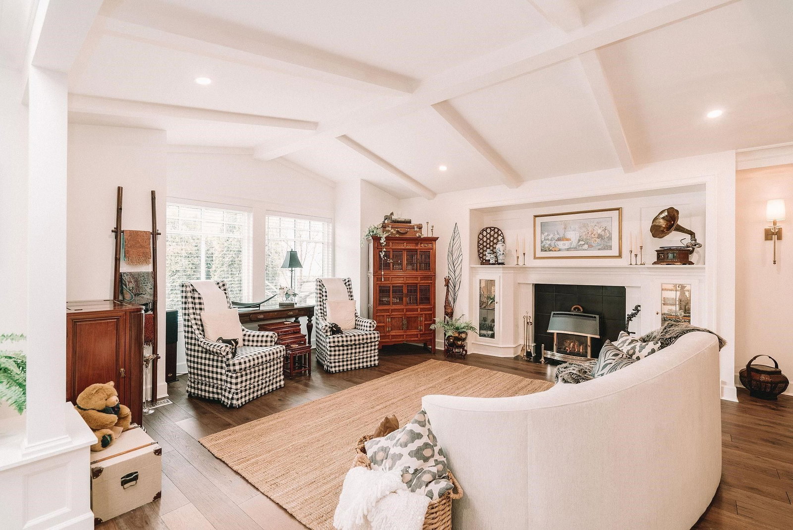 Listing Image 9