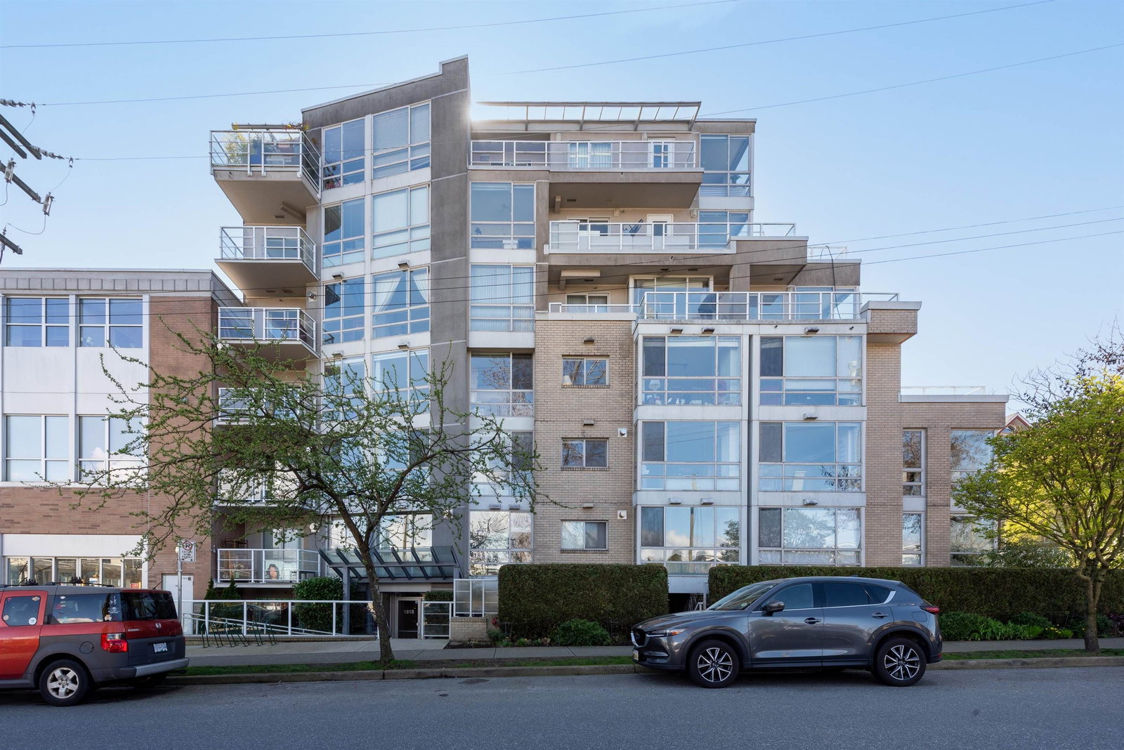 Listing Image 16