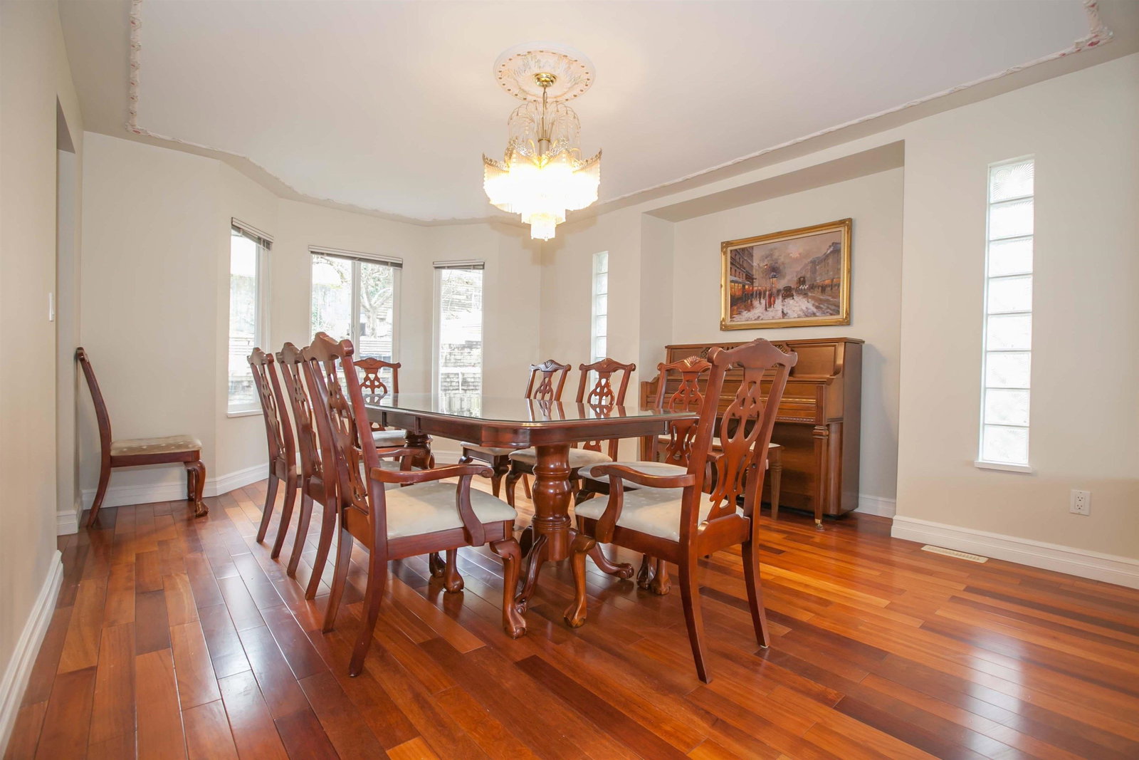 Listing Image 5