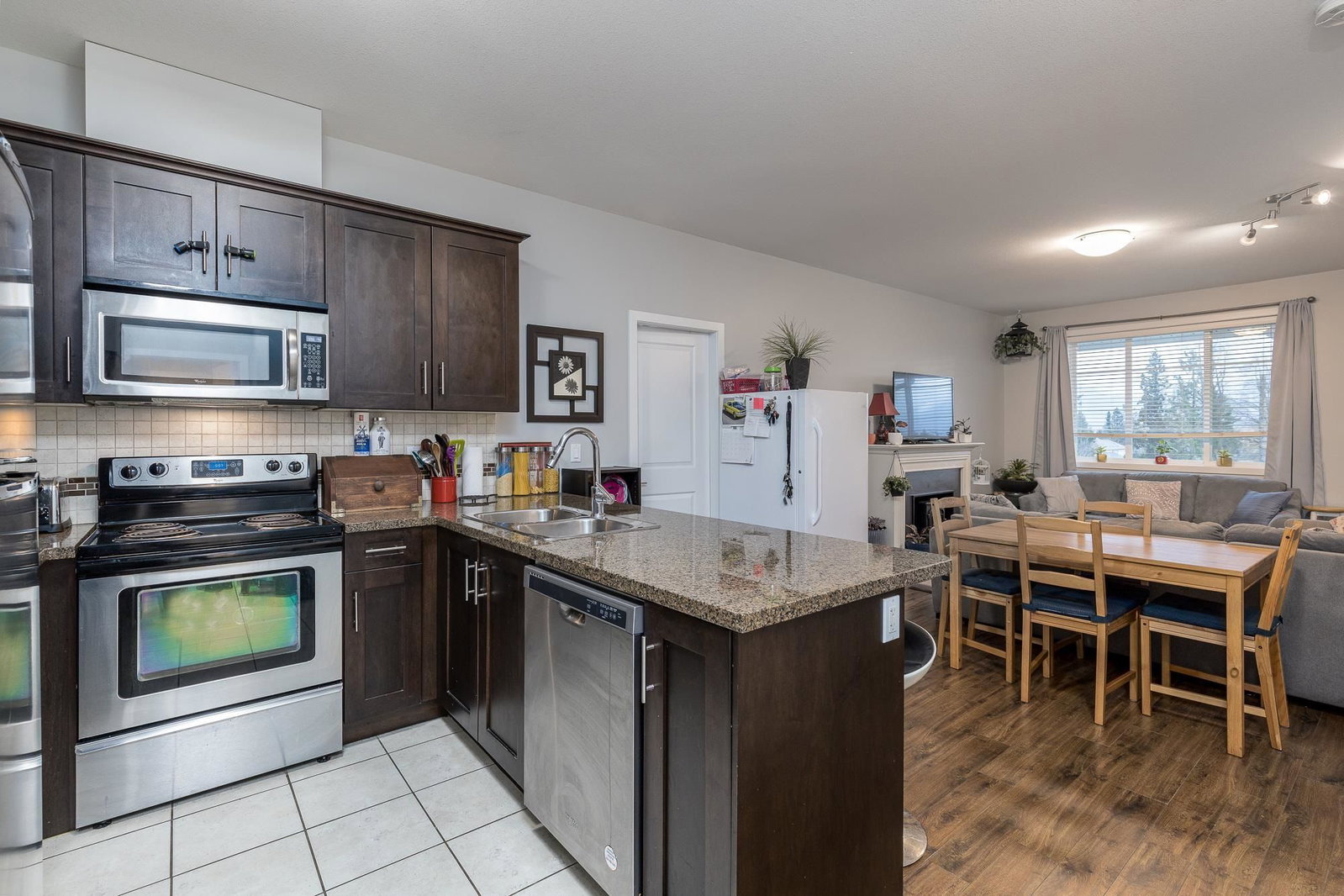 Listing Image 14