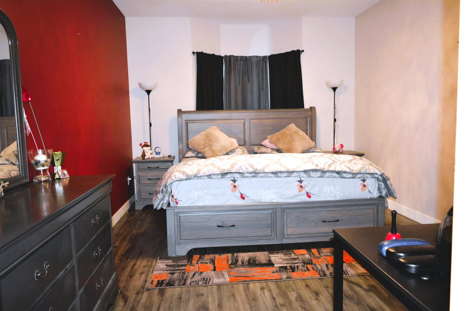 Listing Image 11