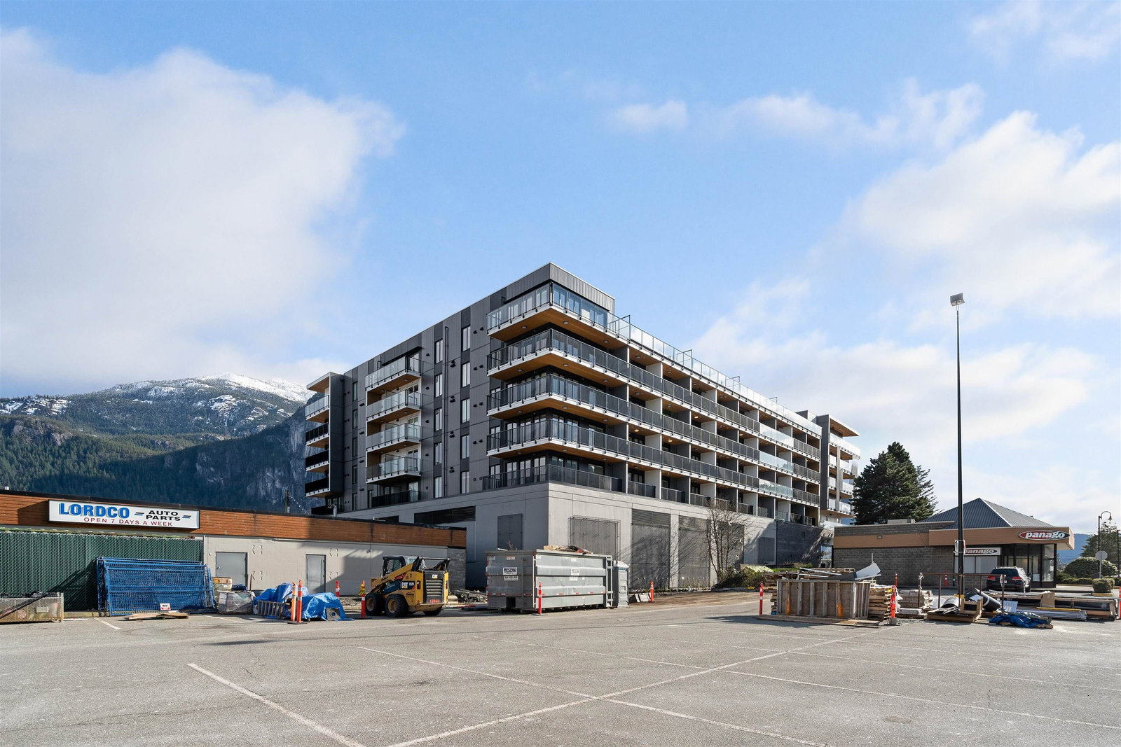 Listing Image 8