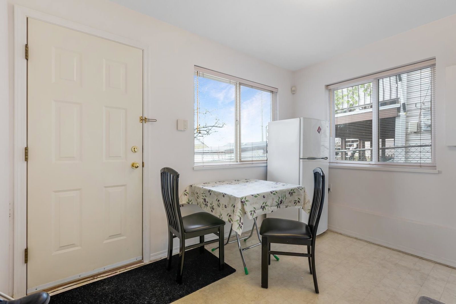 Listing Image 18