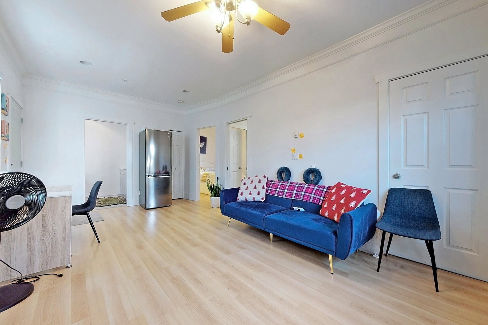 Listing Image 12