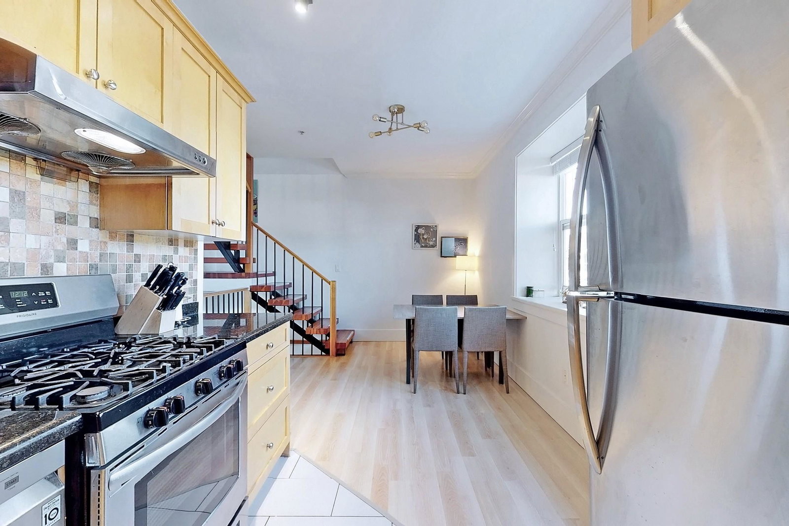 Listing Image 19