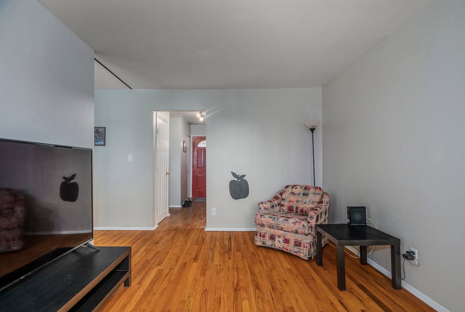 Listing Image 6