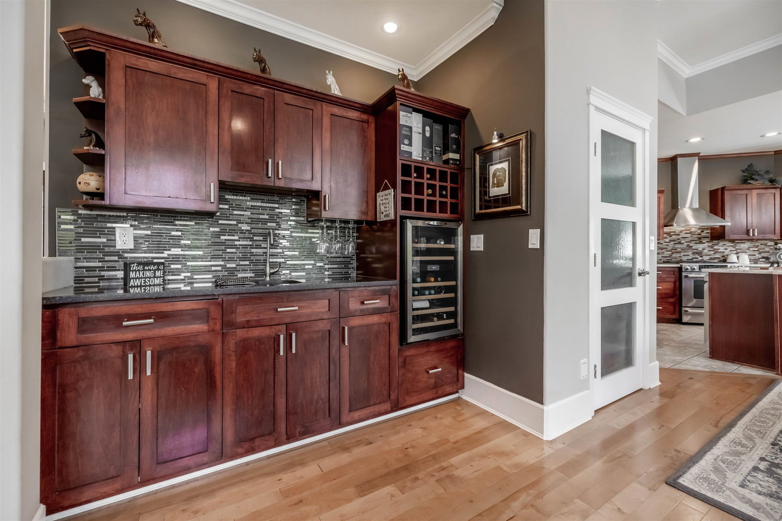 Listing Image 9