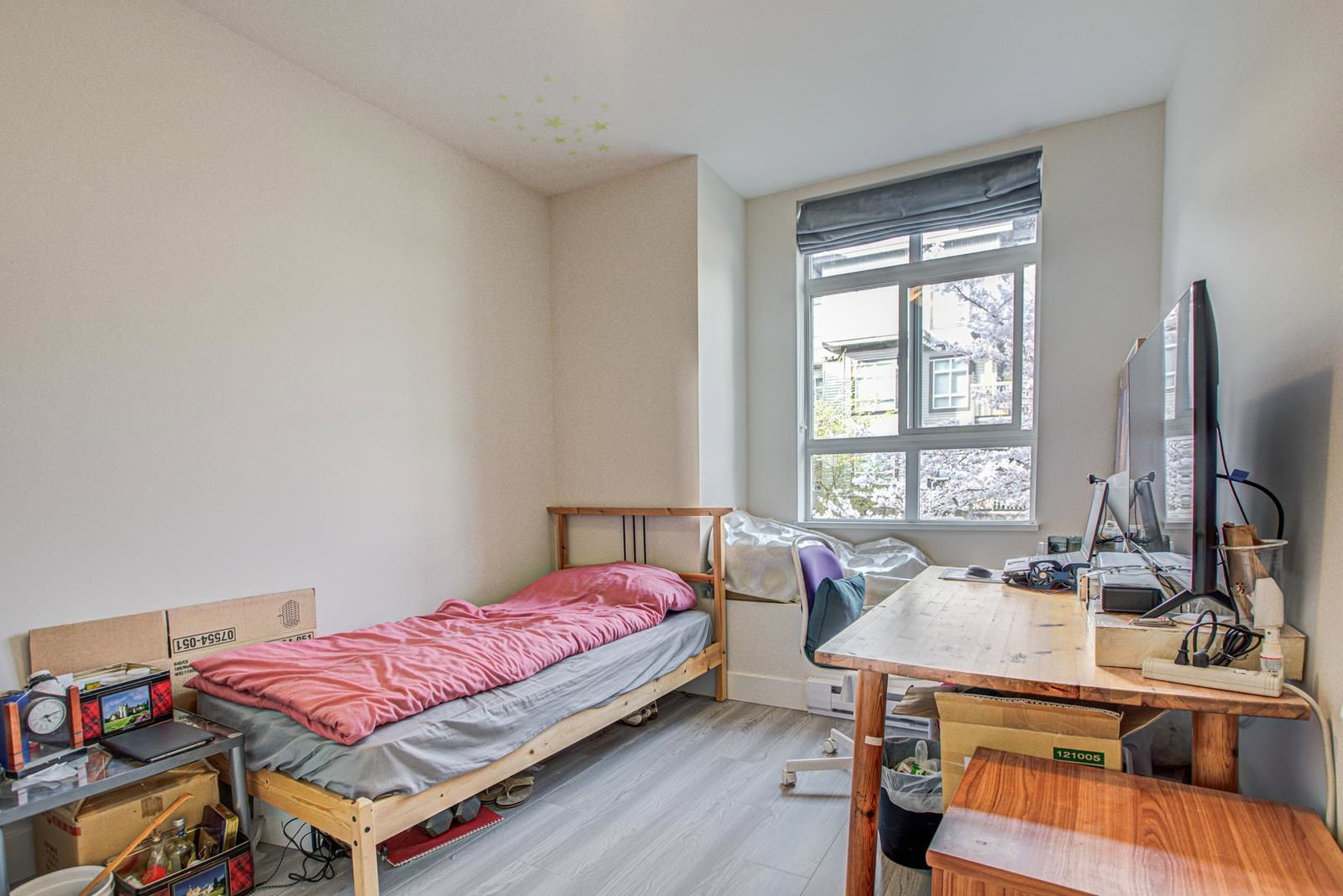 Listing Image 12