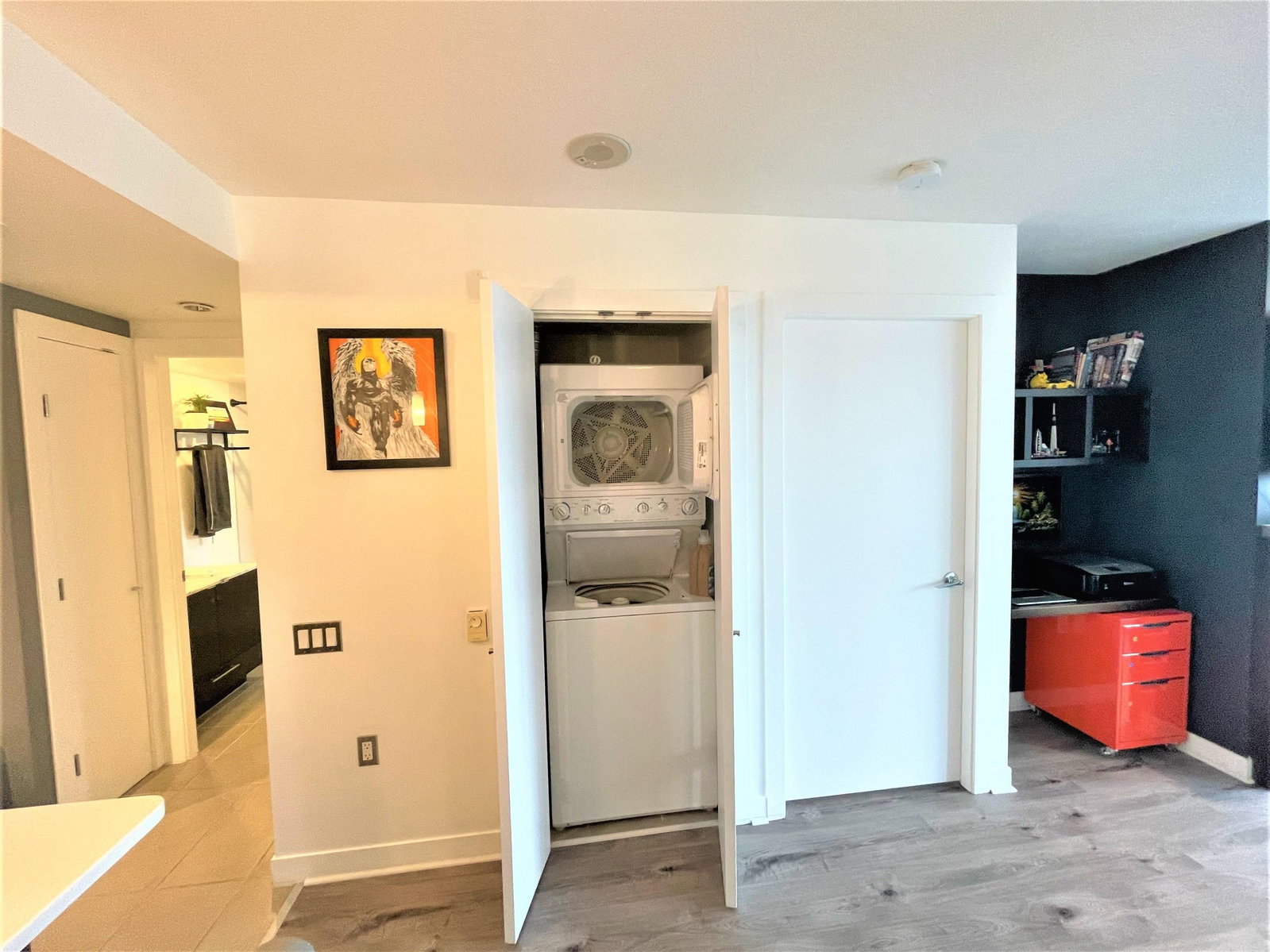 Listing Image 6