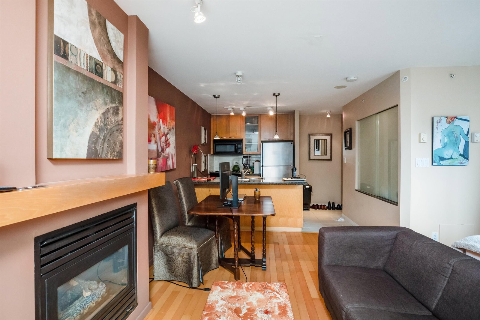 Listing Image 11
