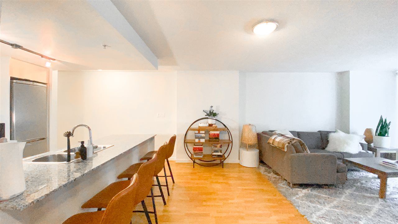 Listing Image 16